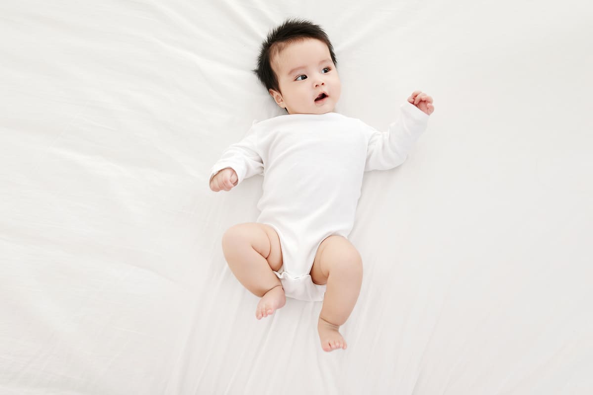 nguyên nhân khiến bé 4 tháng chưa biết lật nguyên nhân khiến bé 4 tháng chưa biết lật