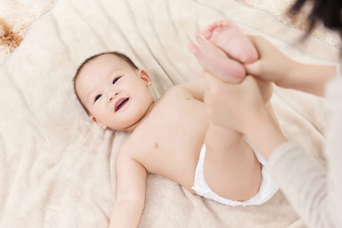Bài tập dành cho bé 4 tháng chưa biết lật Bài tập dành cho bé 4 tháng chưa biết lật