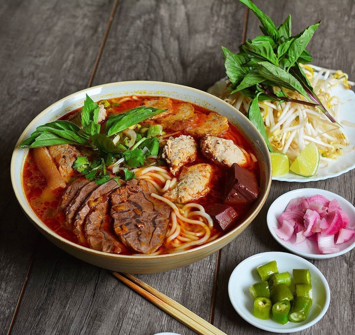 Bún bò Huế các món bún nước đơn giản