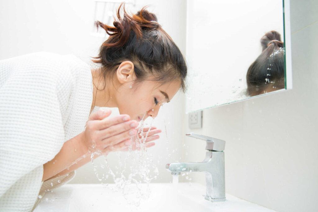 cách chọn sữa rửa mặt cho da mụn