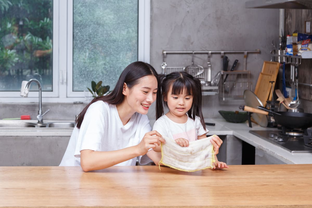 Dạy con làm việc nhà dạy con cách tiêu tiền