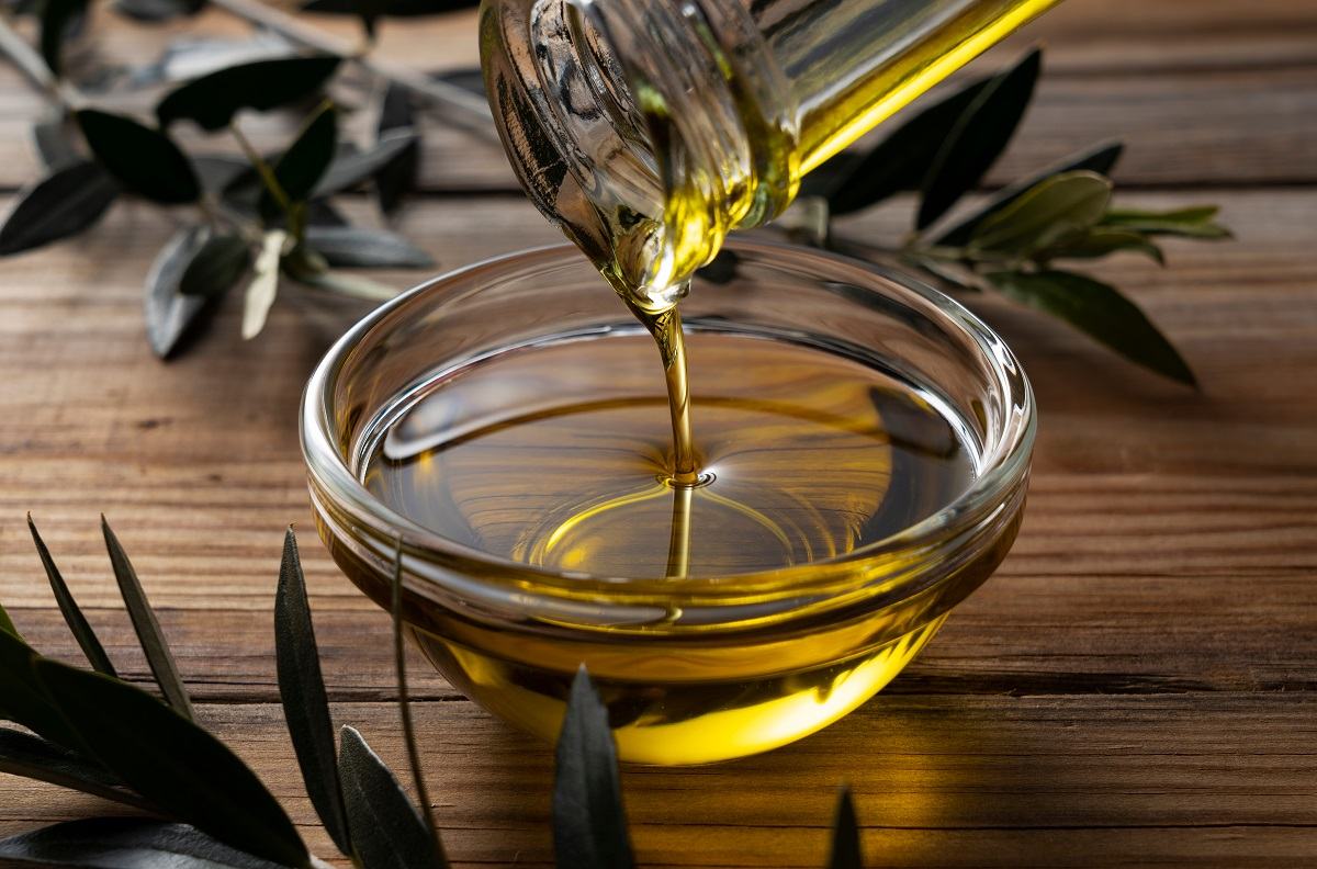 cách trị sẹo rỗ lâu năm tại nhà bằng dầu oliu