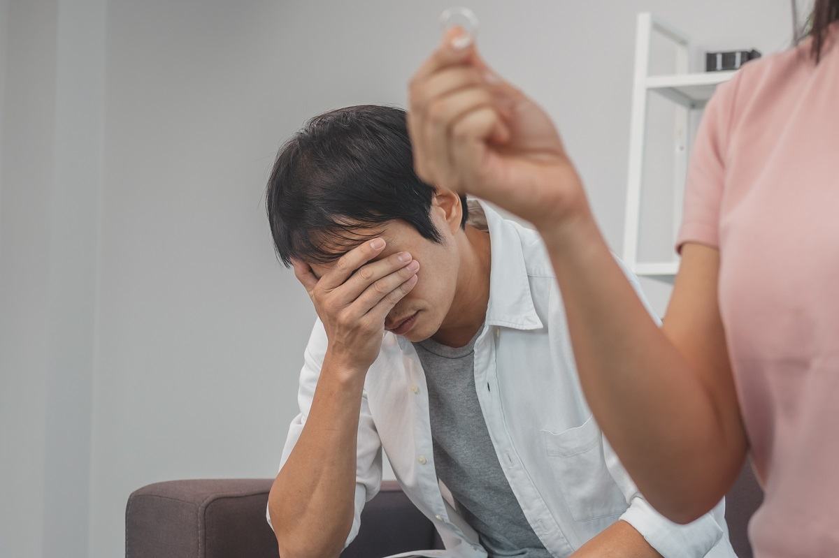 Chồng quá mệt mỏi vì công việc Chồng quá mệt mỏi vì công việc