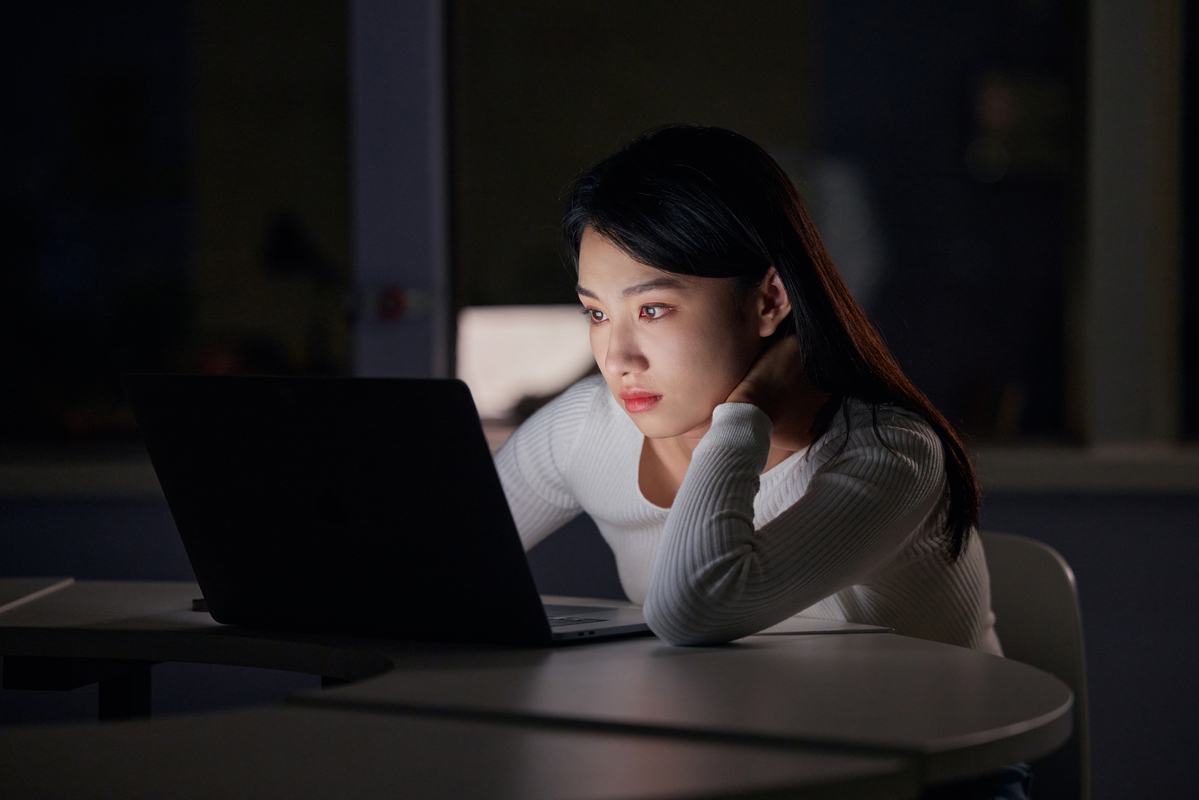 Cách giảm đau lưng khi ngồi lâu Cách giảm đau lưng khi ngồi lâu