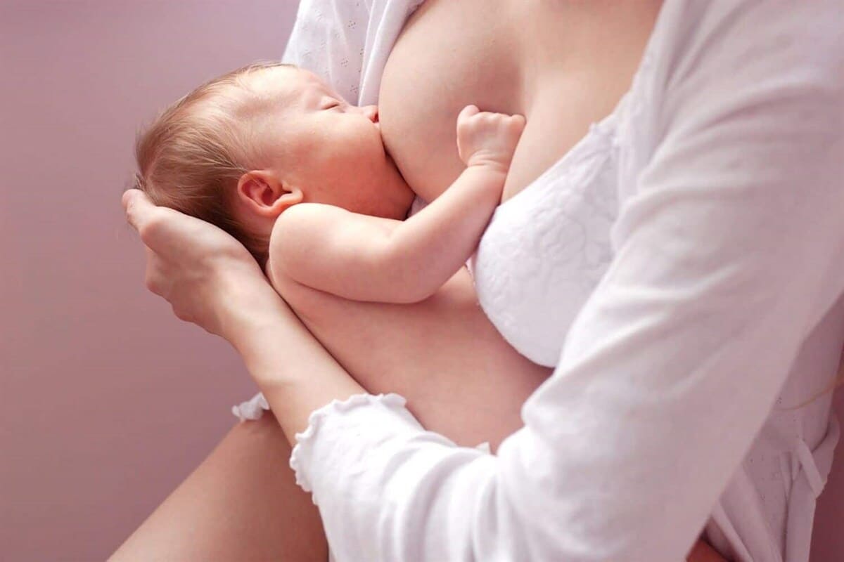 Bị nứt cổ gà có nên cho bé bú Bị nứt cổ gà có nên cho bé bú