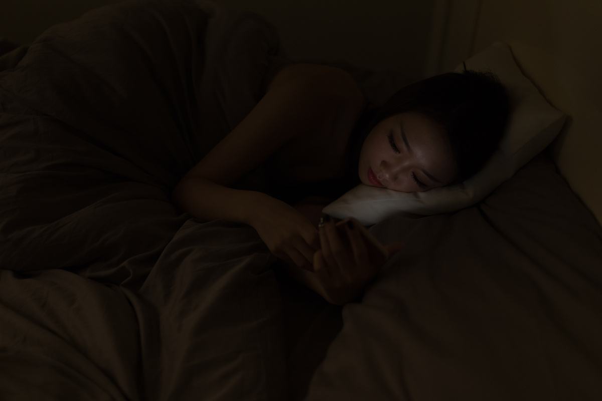 thức khuya có hại như thế nào