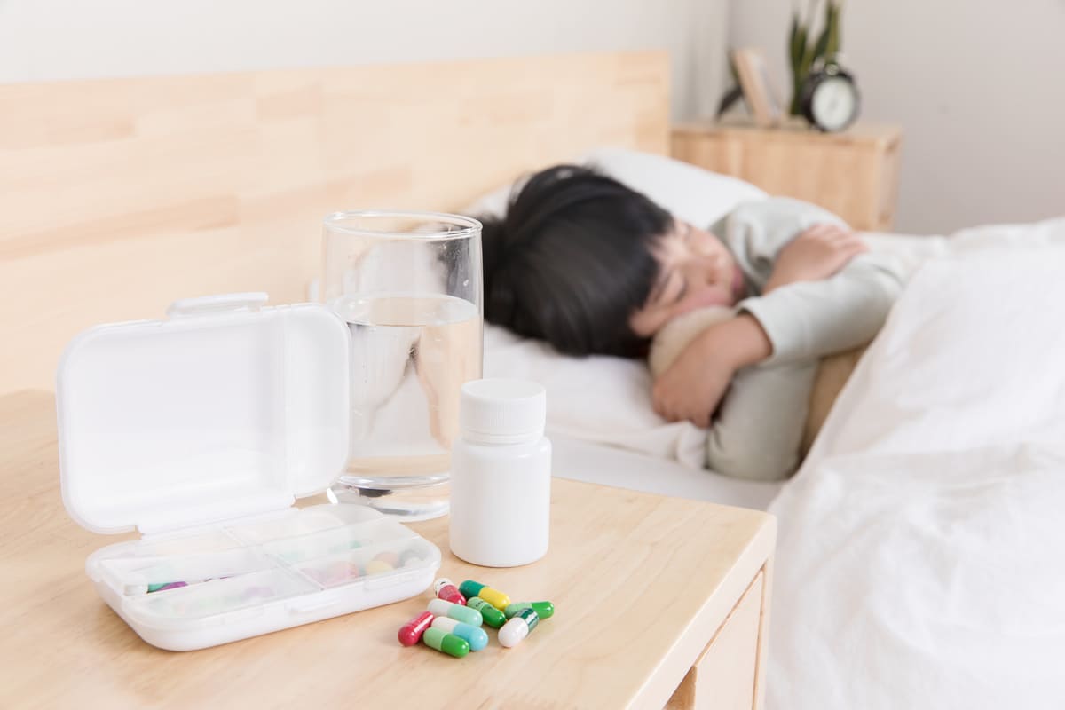 cách chăm sóc trẻ bị sốt siêu vi