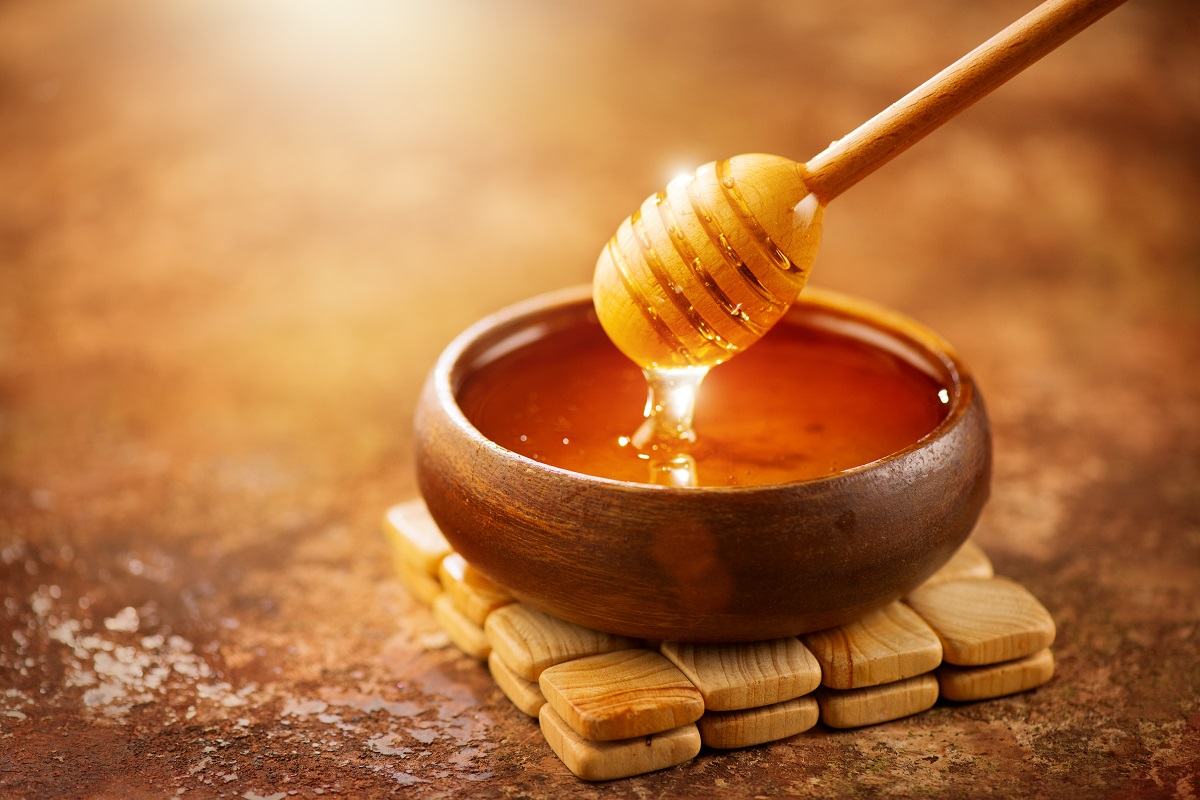Trị mụn ẩn bằng rau diếp cá và mật ong Trị mụn ẩn bằng rau diếp cá và mật ong