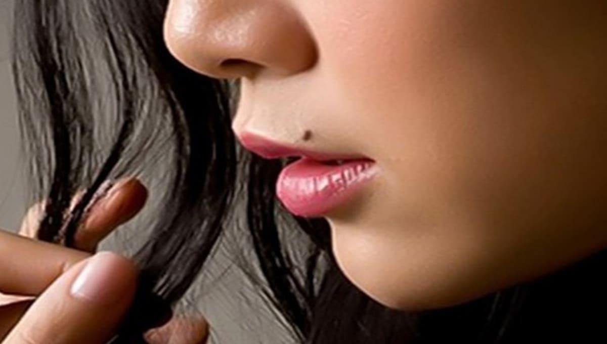 Những nốt ruồi đào hoa trên cơ thể Những nốt ruồi đào hoa trên cơ thể