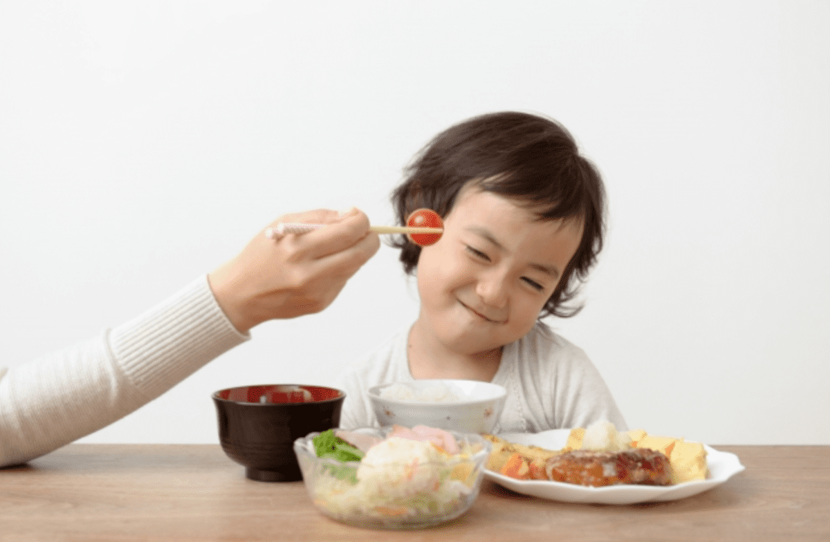 thực đơn cho bé 3 tuổi biếng ăn