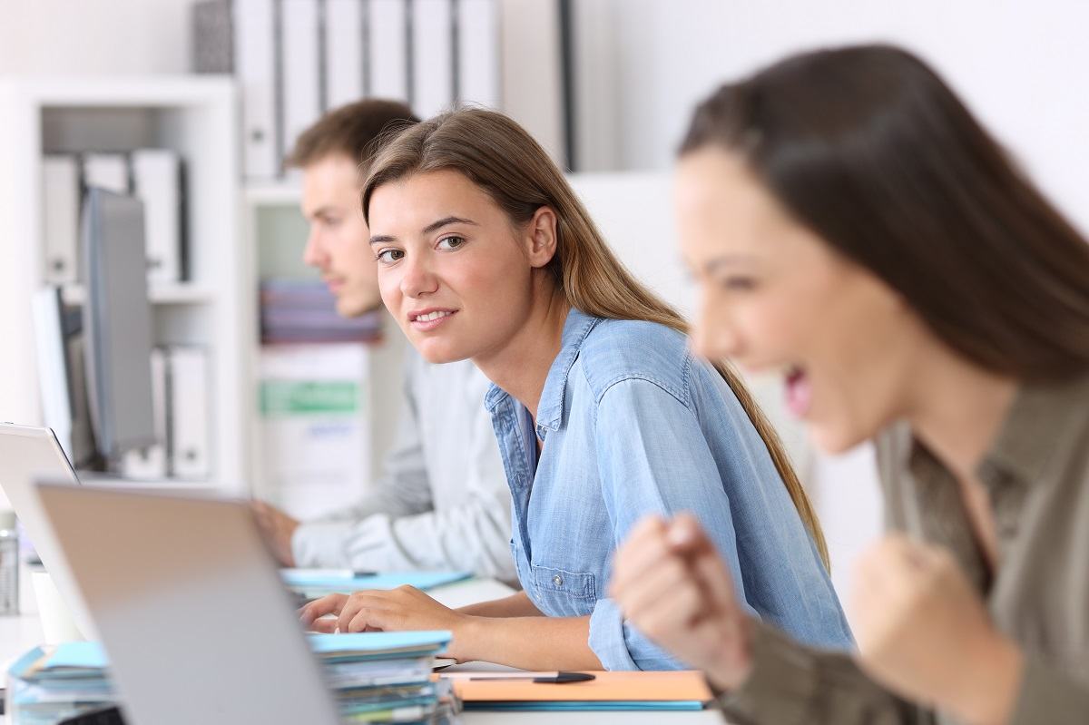 đồng nghiệp xấu tính đồng nghiệp xấu tính