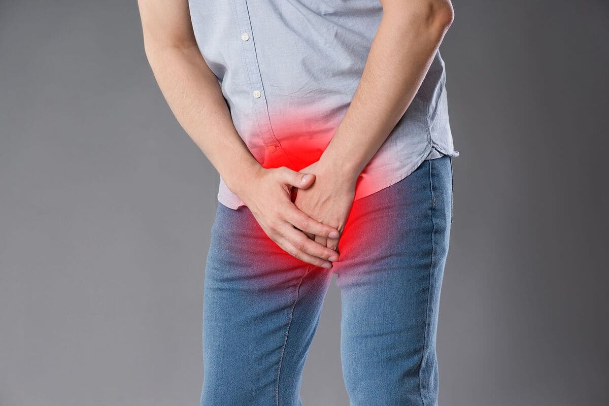 nhịn tiểu đau bụng dưới