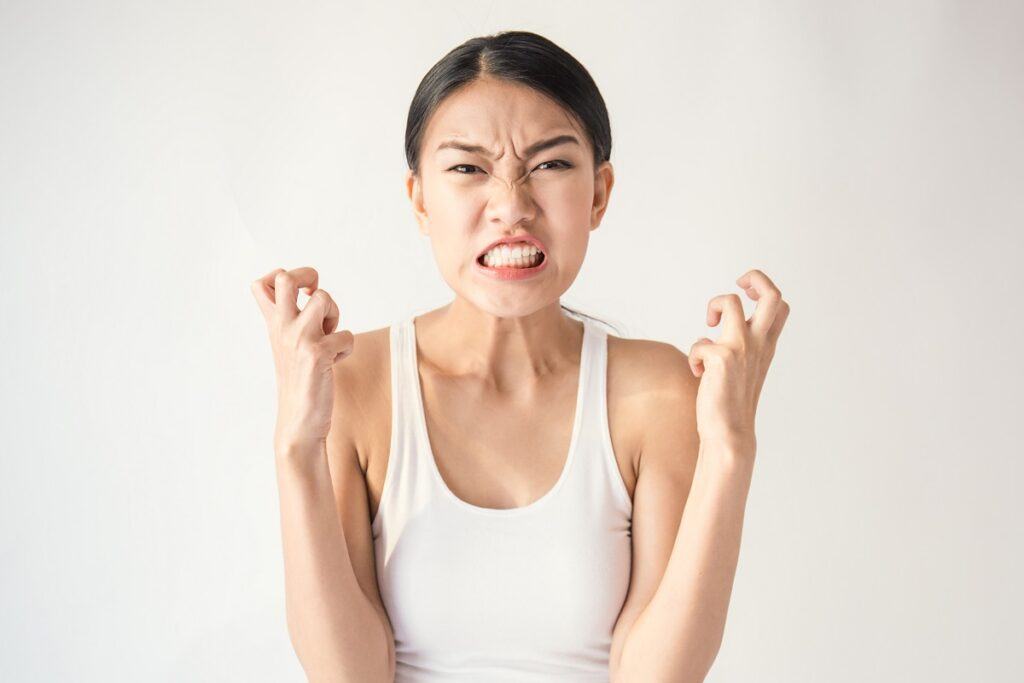 phụ nữ nóng tính