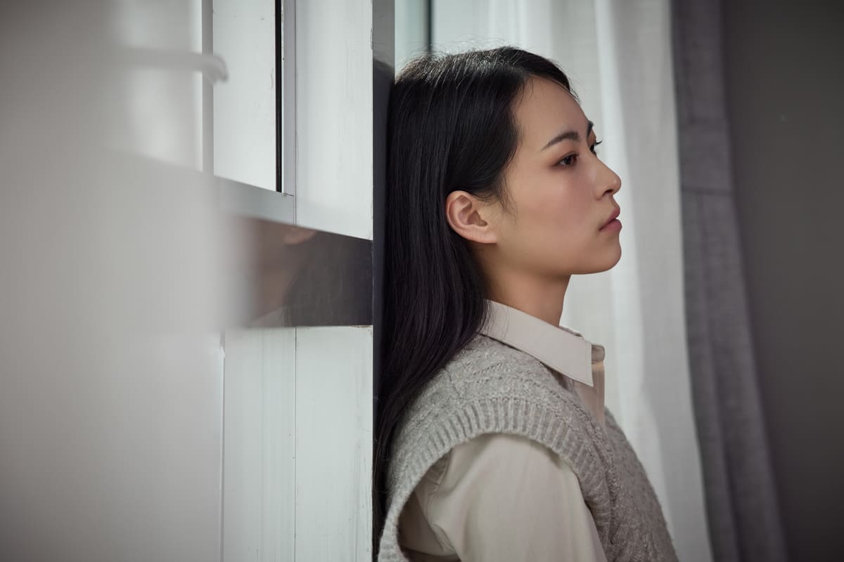 mụn đầu đen có nên nặn không