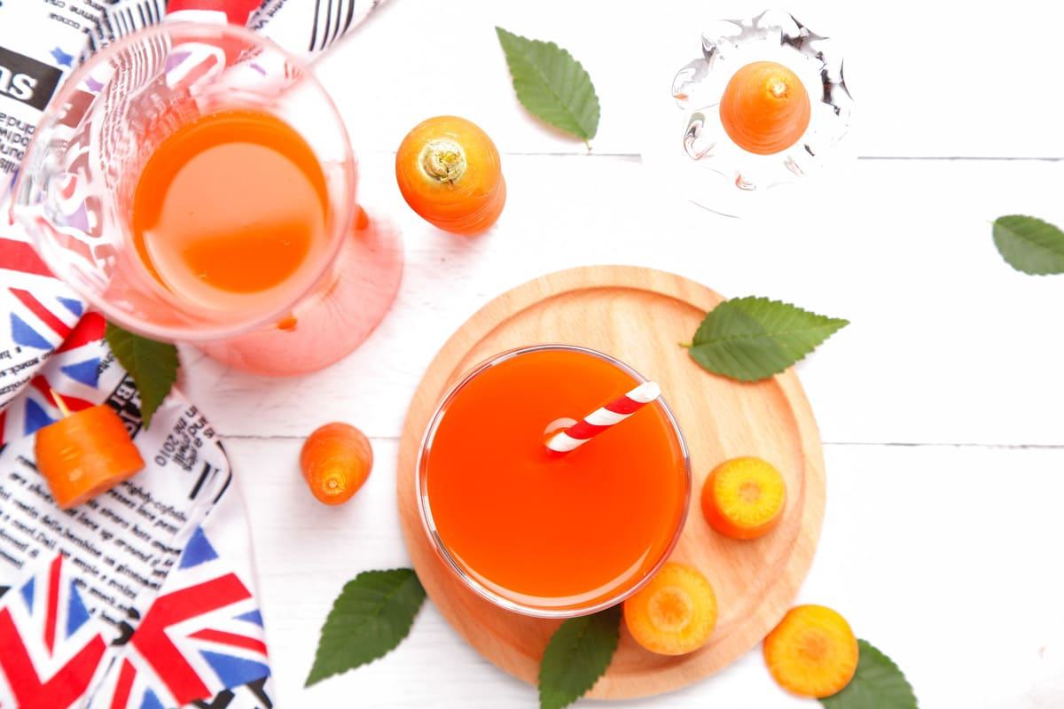 Nước ép cà rốt uống gì để đẹp da chống lão hóa