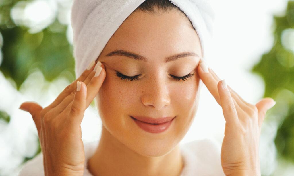 cách massage da mặt chống nhăn