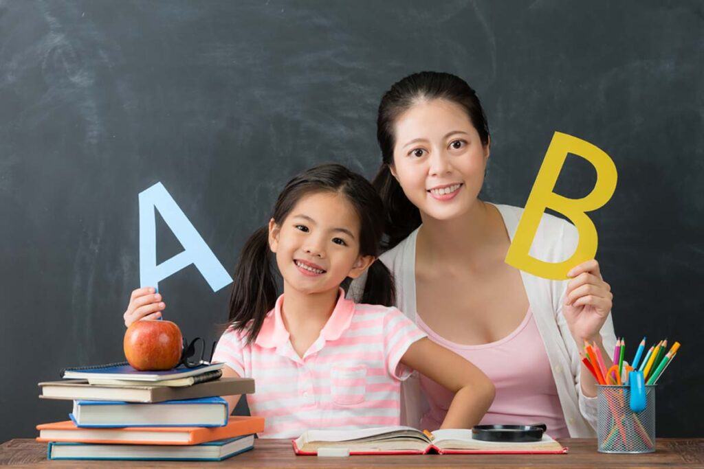 Cách dạy bé đánh vần vào lớp 1 chơi mà học cực hiệu quả