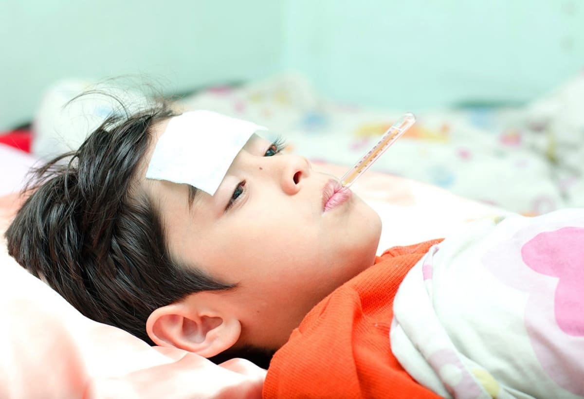 trẻ bị sốt cao co giật trẻ bị sốt cao co giật