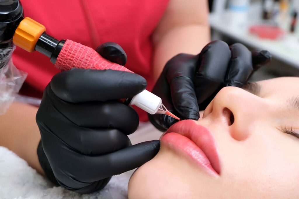 Cách vệ sinh răng miệng sau khi phun môi chuẩn y khoa