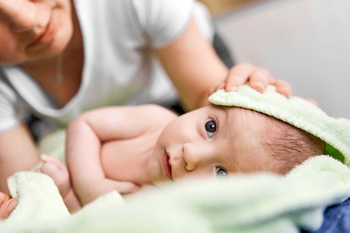 Nhiệt độ nước tắm cho trẻ sơ sinh bao nhiêu là vừa? 39 nhiệt độ nước tắm cho trẻ sơ sinh nên như thế nào
