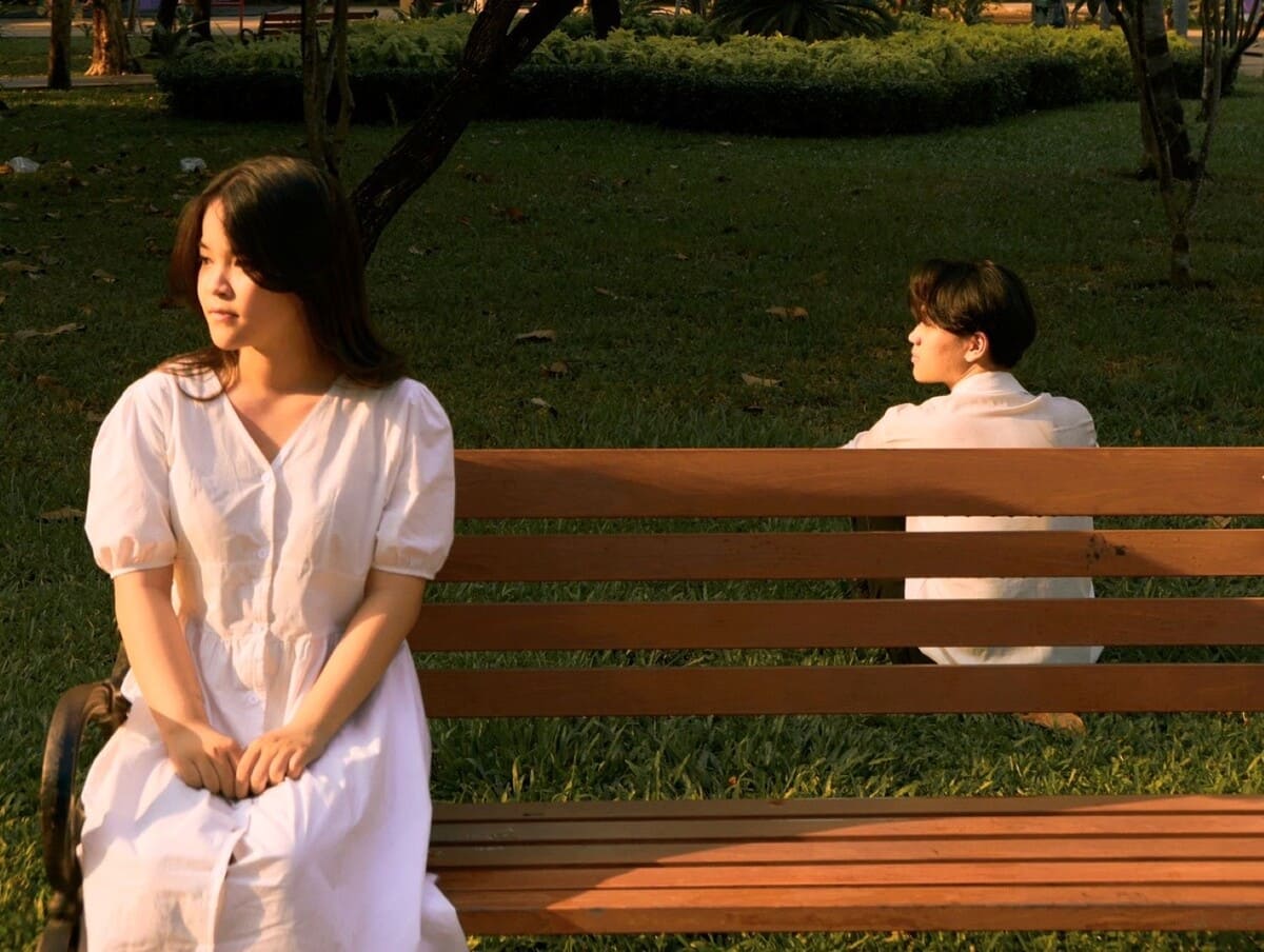 Quên người yêu cũ - Học cách buông tay để an yên hơn 38 người yêu cũ