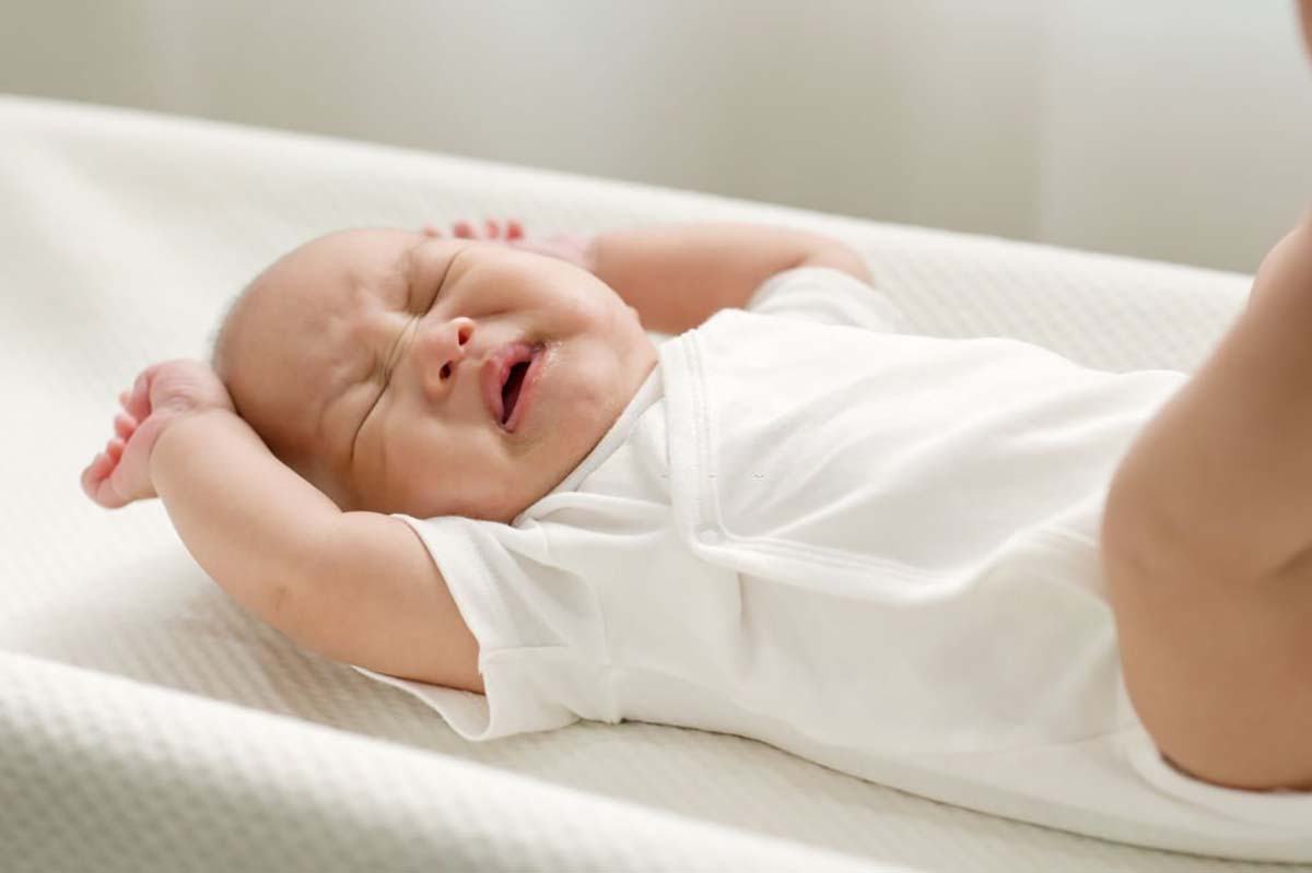 Tại sao trẻ sơ sinh ngủ hay rặn è è và vặn mình đỏ mặt? 34 Tại sao trẻ sơ sinh ngủ hay rặn è è?