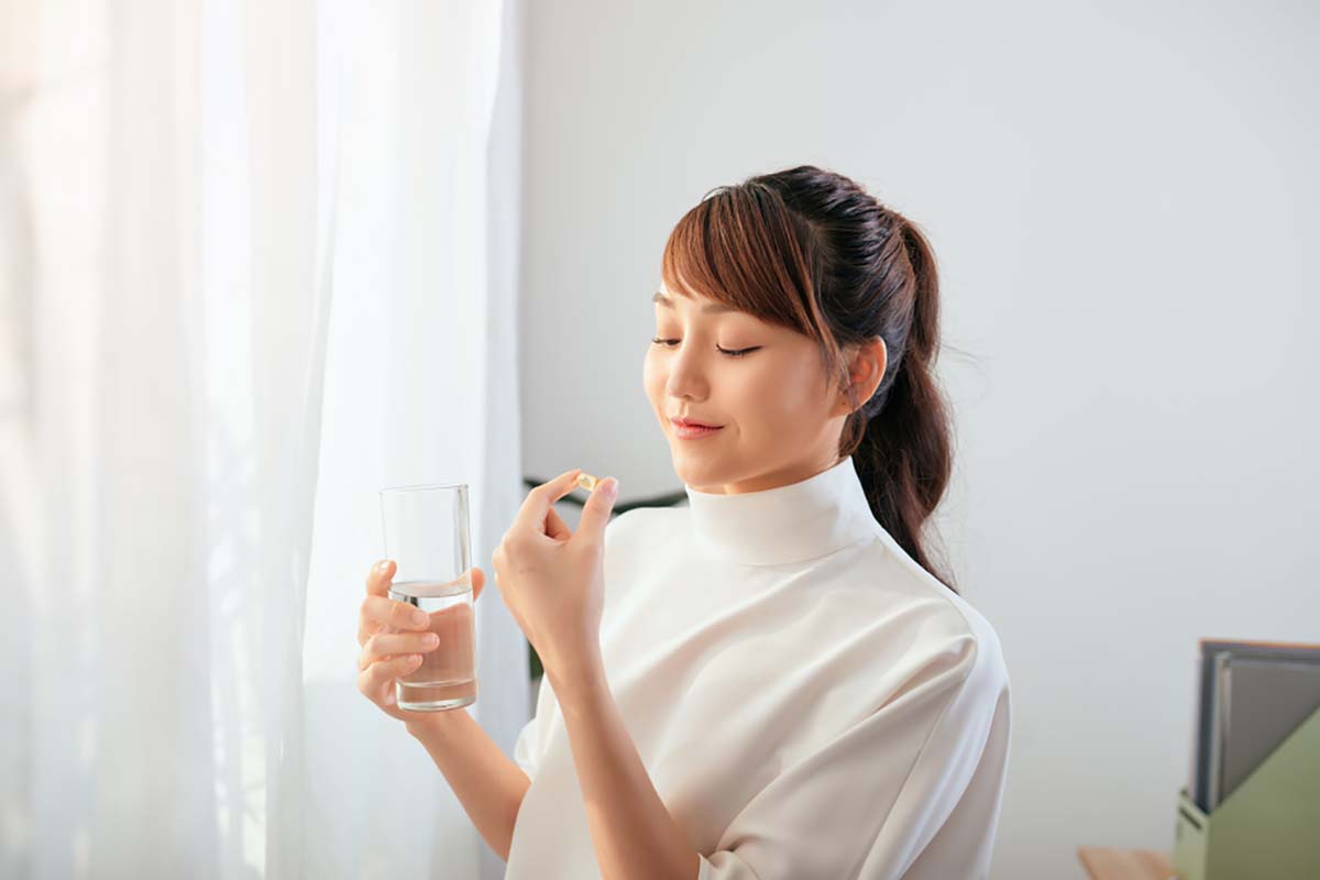 Có cần bổ sung vitamin cho mẹ sau sinh không