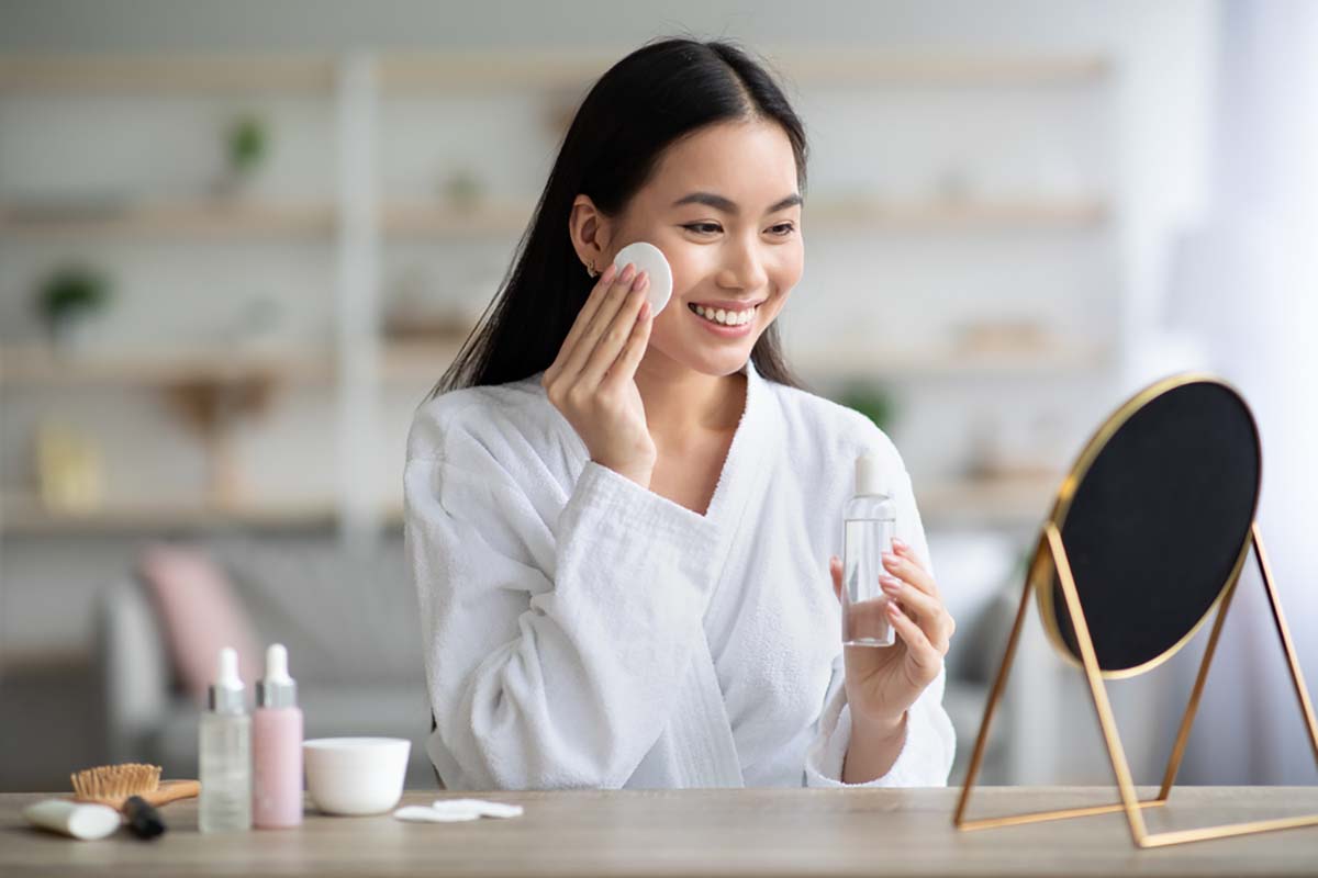 Cách dùng nước hoa hồng cho đẹp da