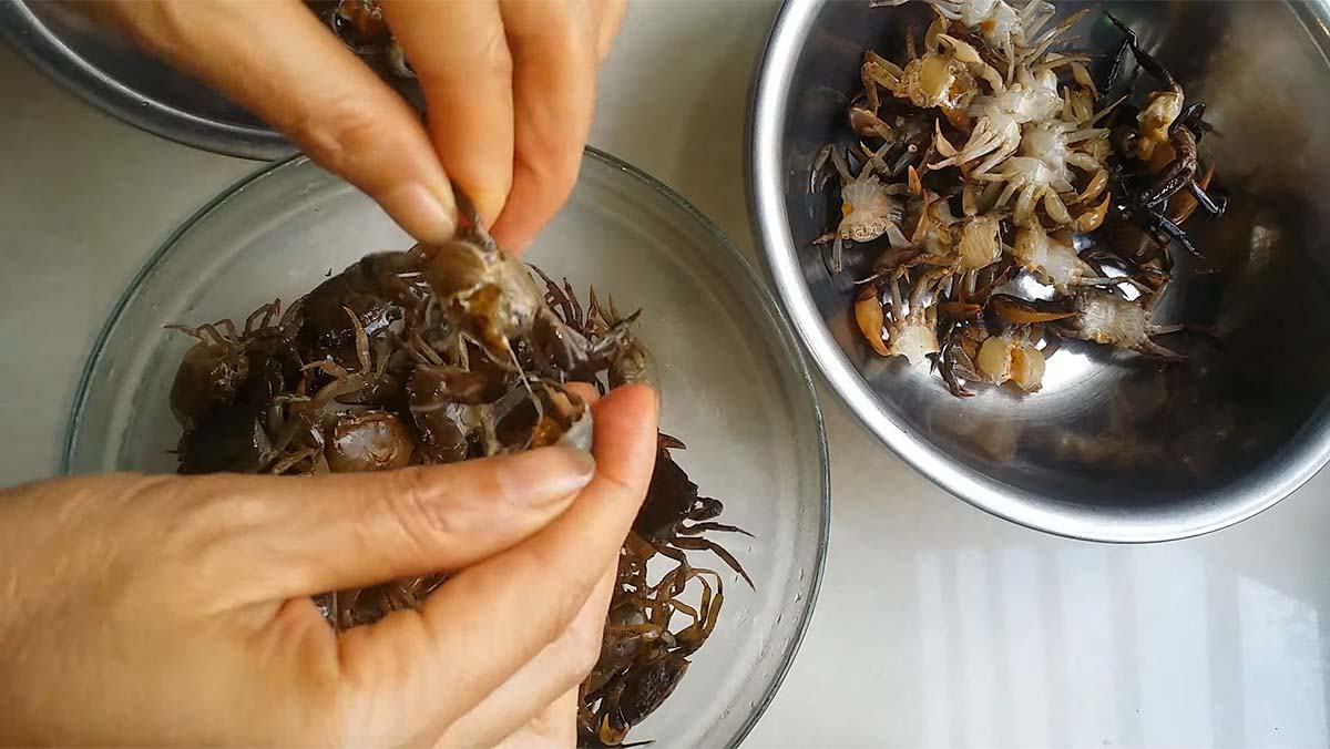 cách nấu lẩu cua đồng miền Trung