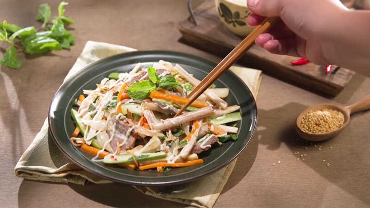 củ kiệu xào thịt heo