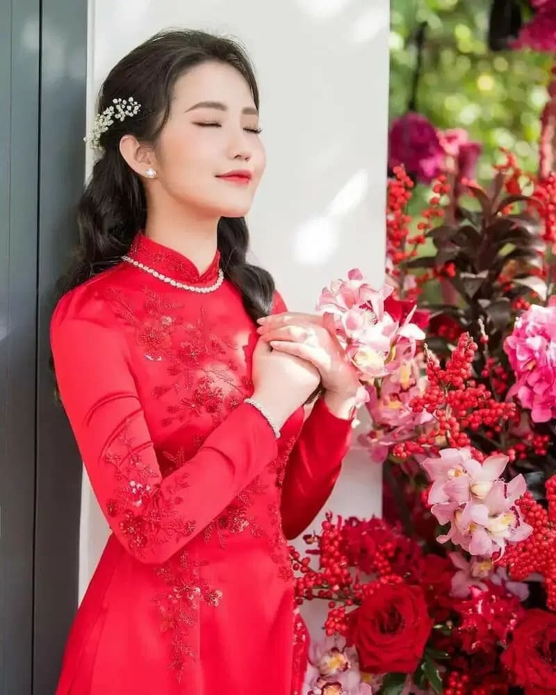 làm tóc mặc áo dài