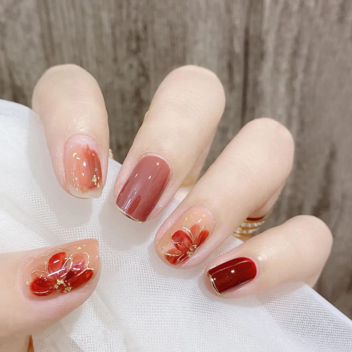 Mách nàng các mẫu nail Tết 2023 cực xinh 47 nail ẩn xà cừ