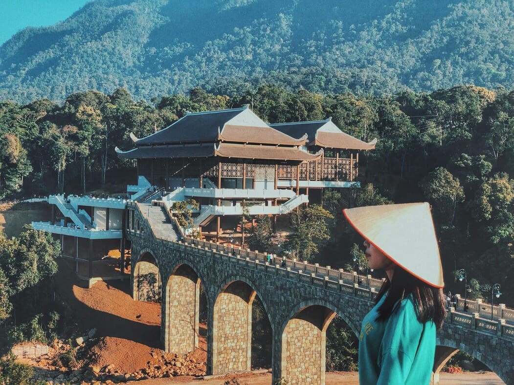 10 ngôi chùa đẹp nhất Việt Nam cho chuyến hành hương đầu xuân 42 chùa đồng yên tử