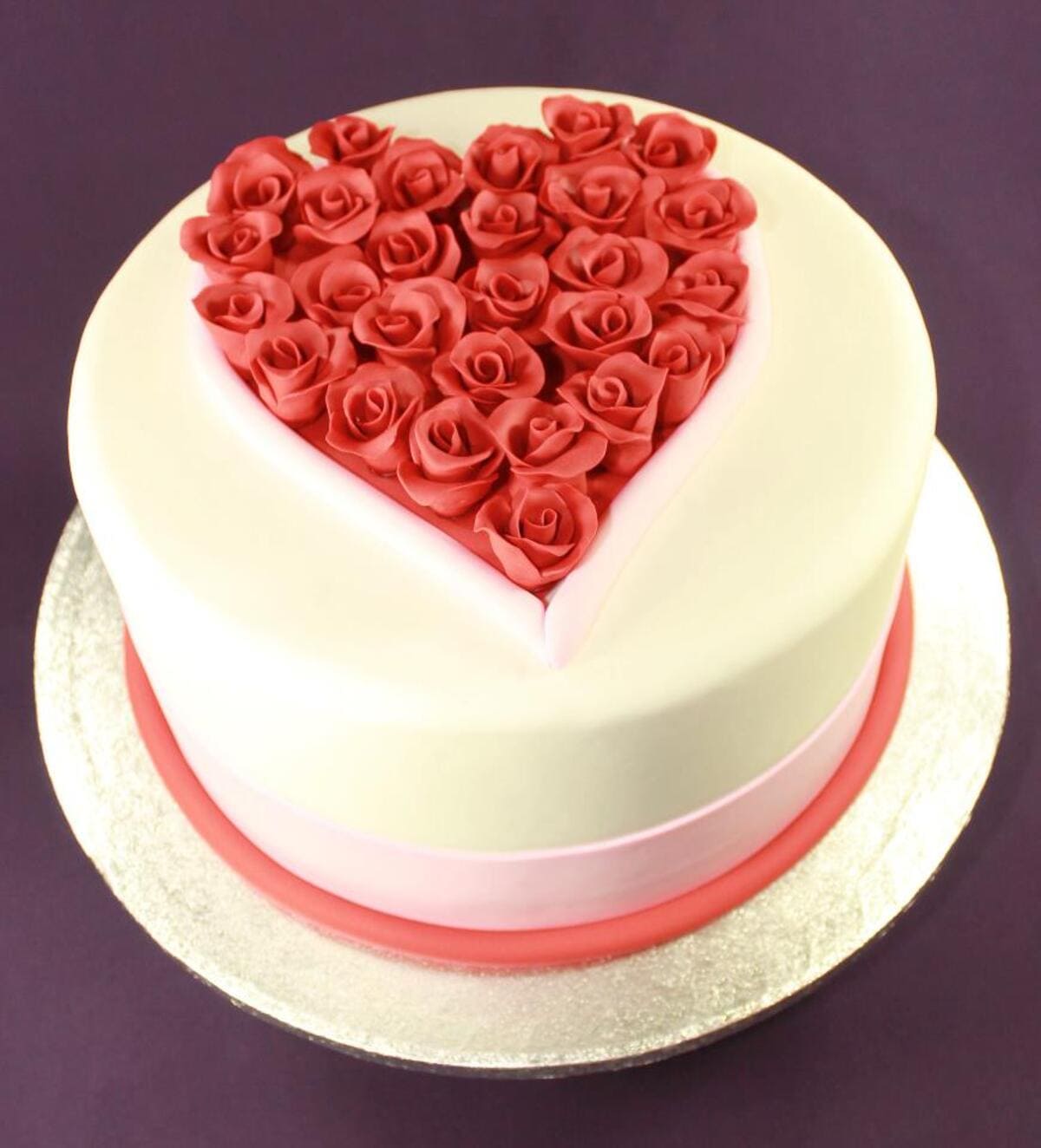 làm bánh kem Valentine