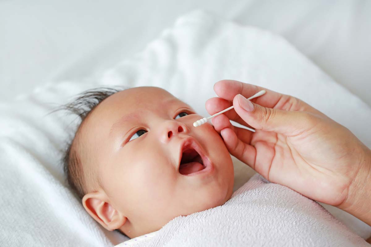 vệ sinh mũi cách chữa khò khè cho trẻ 2 tháng tuổi