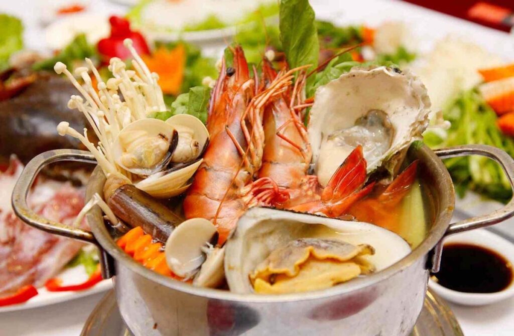 Cách nấu lẩu hải sản chua cay cực ngon ăn chẳng muốn dừng