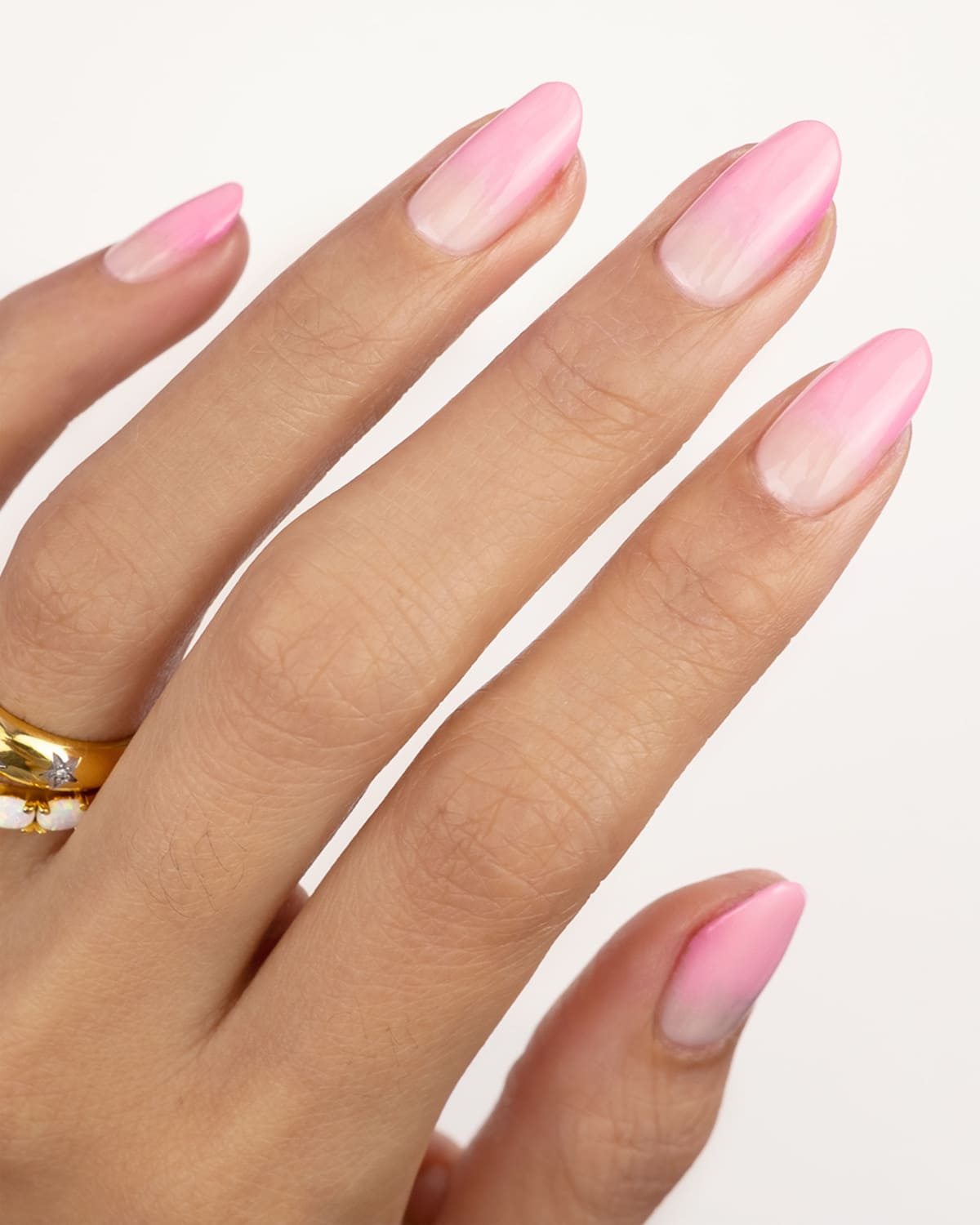 Gợi ý 15+ mẫu nail màu hồng ngọt ngào cho ngày 8/3 64 Gợi ý 15+ mẫu nail màu hồng ngọt ngào cho ngày 8/3 35