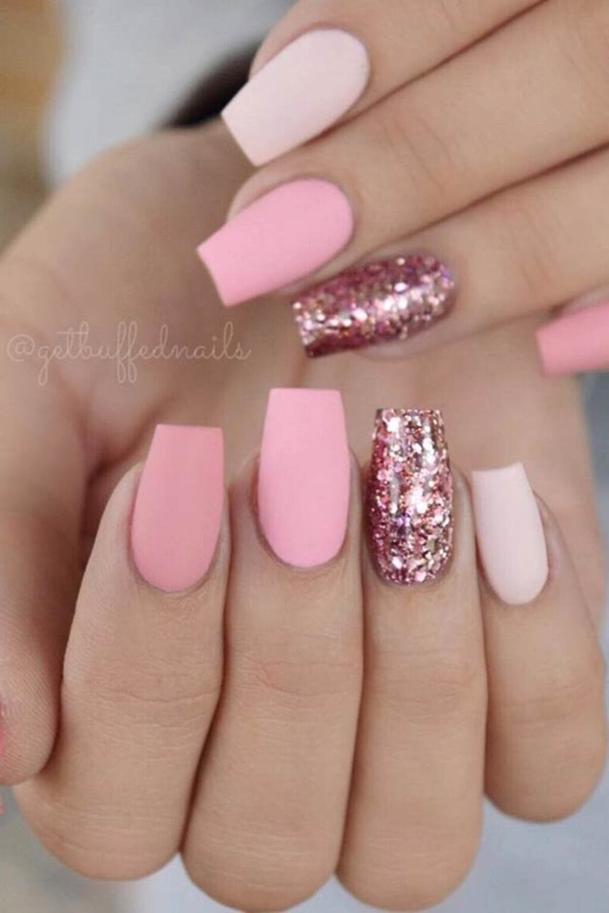 Gợi ý 15+ mẫu nail màu hồng ngọt ngào cho ngày 8/3 65 Gợi ý 15+ mẫu nail màu hồng ngọt ngào cho ngày 8/3 36