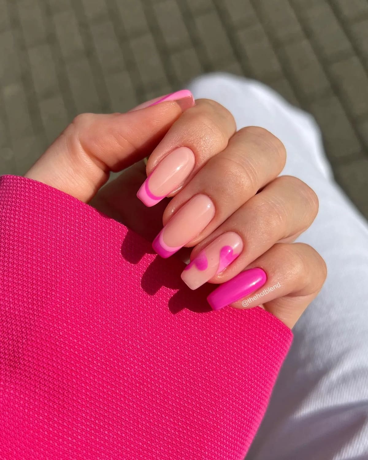Gợi ý 15+ mẫu nail màu hồng ngọt ngào cho ngày 8/3 66 Gợi ý 15+ mẫu nail màu hồng ngọt ngào cho ngày 8/3 37