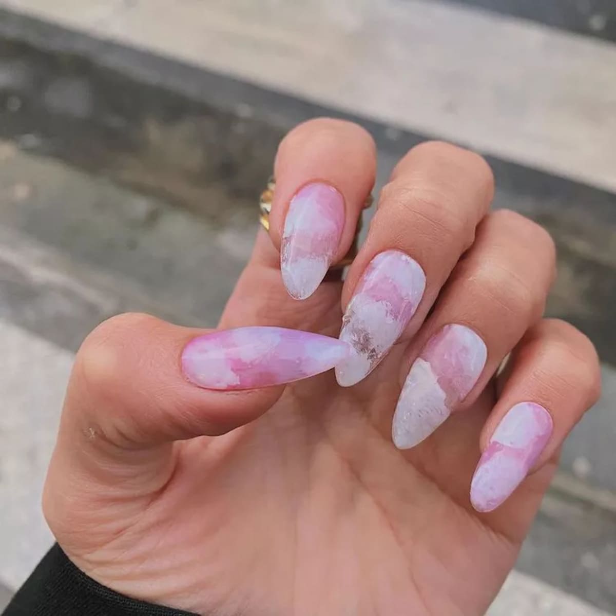 Gợi ý 15+ mẫu nail màu hồng ngọt ngào cho ngày 8/3 69 Gợi ý 15+ mẫu nail màu hồng ngọt ngào cho ngày 8/3 40