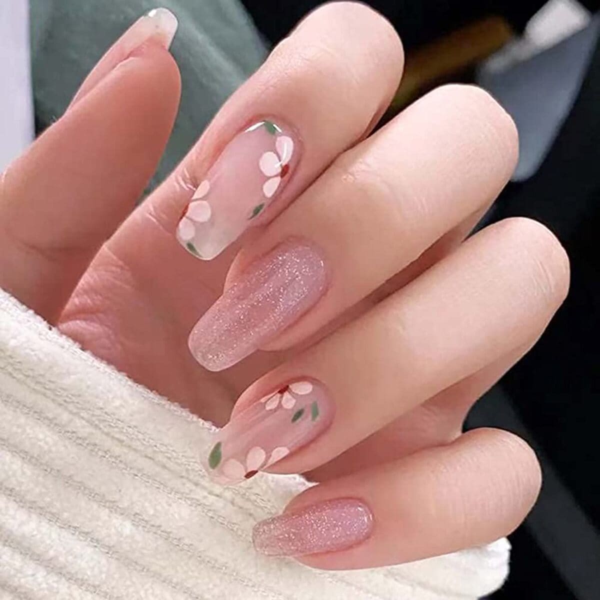 Gợi ý 15+ mẫu nail màu hồng ngọt ngào cho ngày 8/3 61 Gợi ý 15+ mẫu nail màu hồng ngọt ngào cho ngày 8/3 32