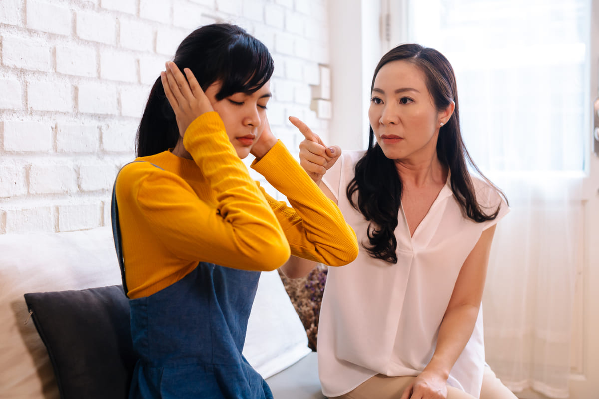 cha mẹ không nên để lại tài sản cho con cãi nhau vì không để lại tài sản cho con