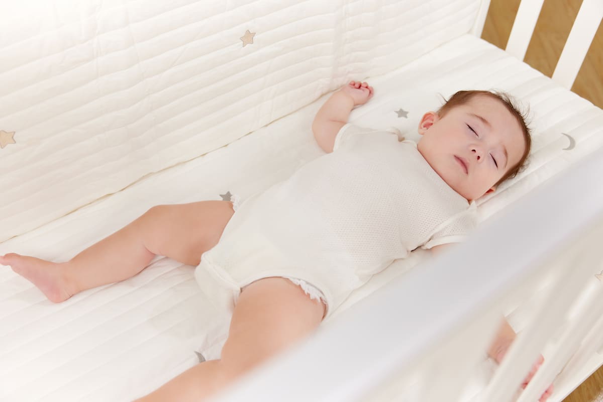 có nên cho con ngủ riêng sớm