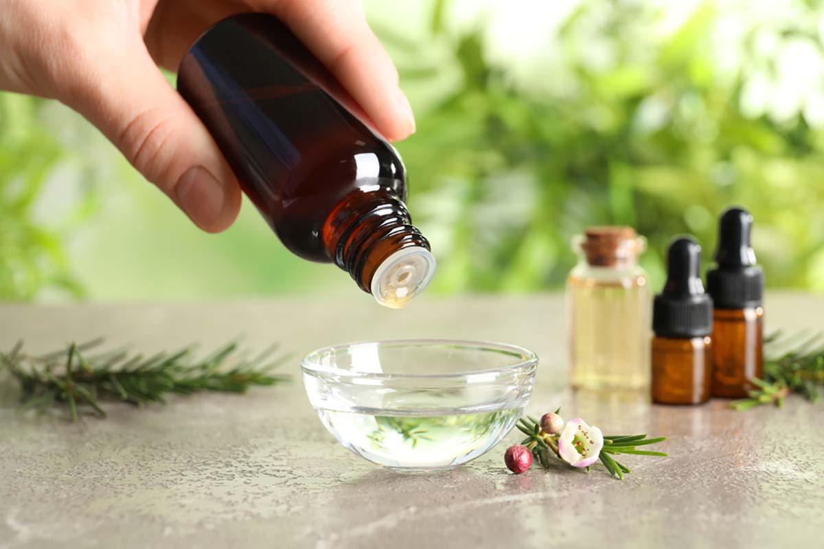 Chữa ngạt mũi cho trẻ sơ sinh bằng dầu tràm có an toàn không?