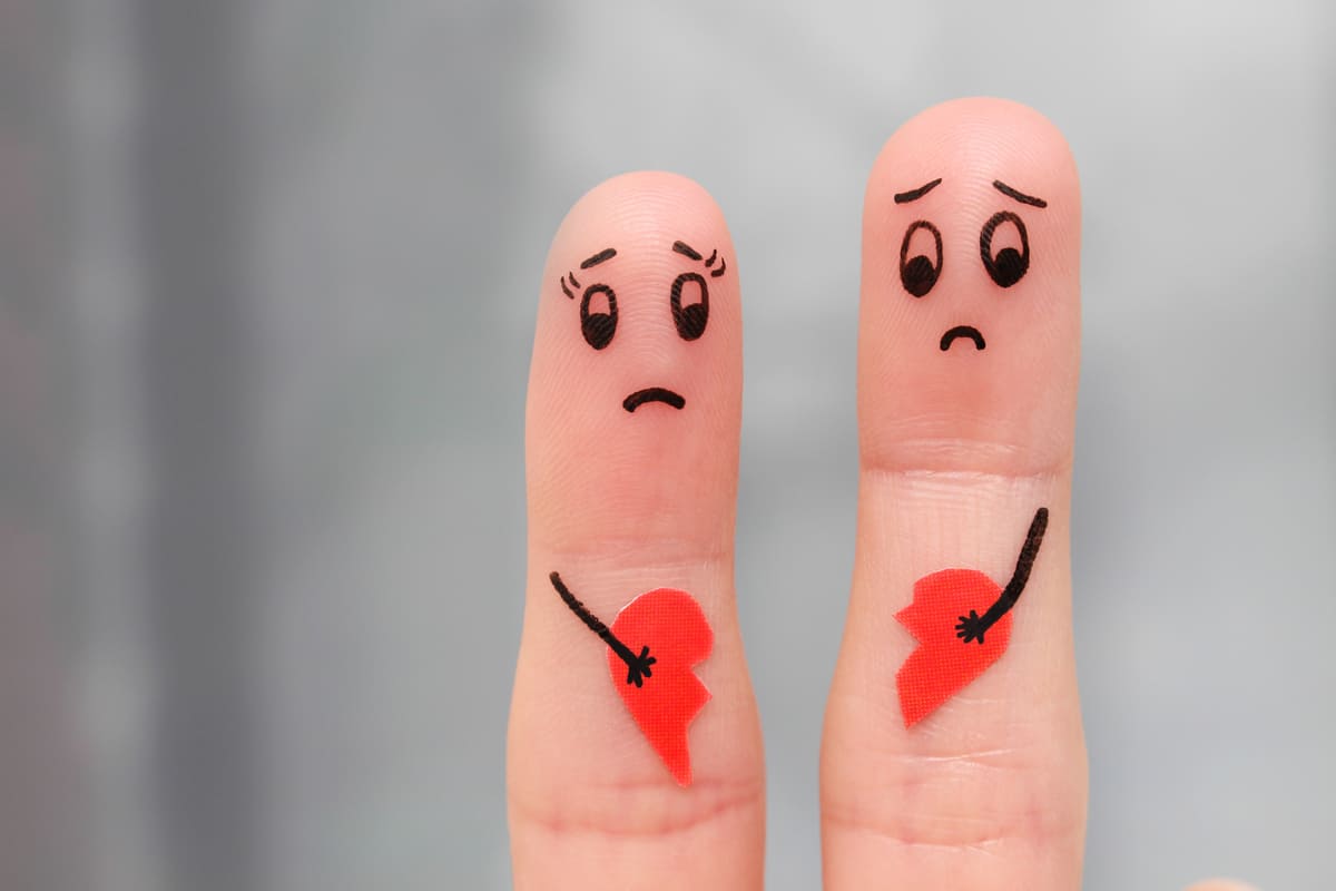 không thể quên người yêu cũ vì liên lạc qua mạng xã hội không thể quên người yêu cũ do mạng xã hội