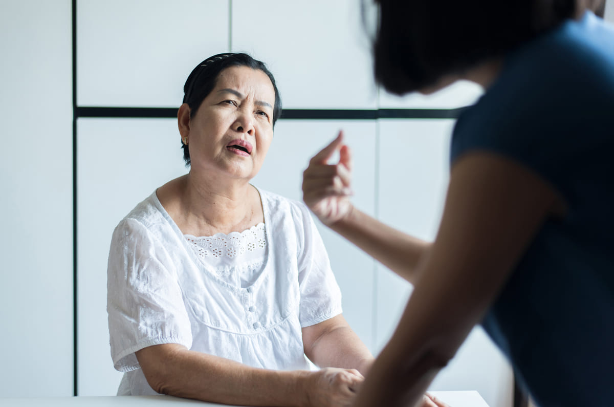 Hiểu về sa sút trí tuệ để chăm sóc bố mẹ tuổi xế chiều 33 nguyên nhân gây sa sút trí tuệ