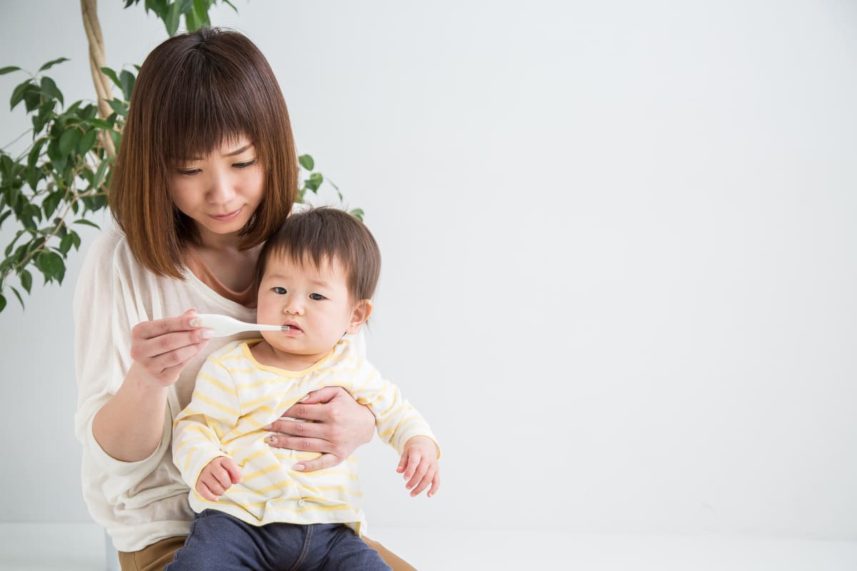 Nguyên nhân khiến trẻ sốt cao 40 độ Nguyên nhân trẻ sốt cao 40 độ
