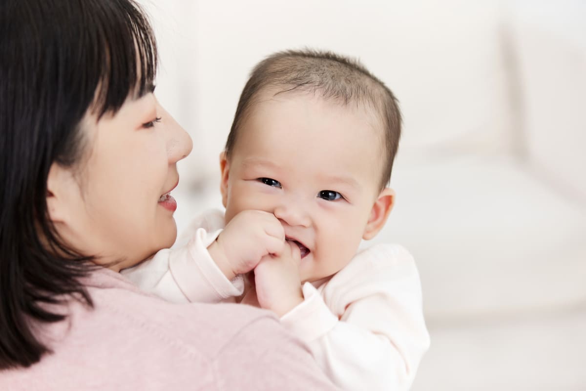 Các mốc phát triển nhận thức của trẻ Các mốc phát triển nhận thức của trẻ 0-5 tuổi