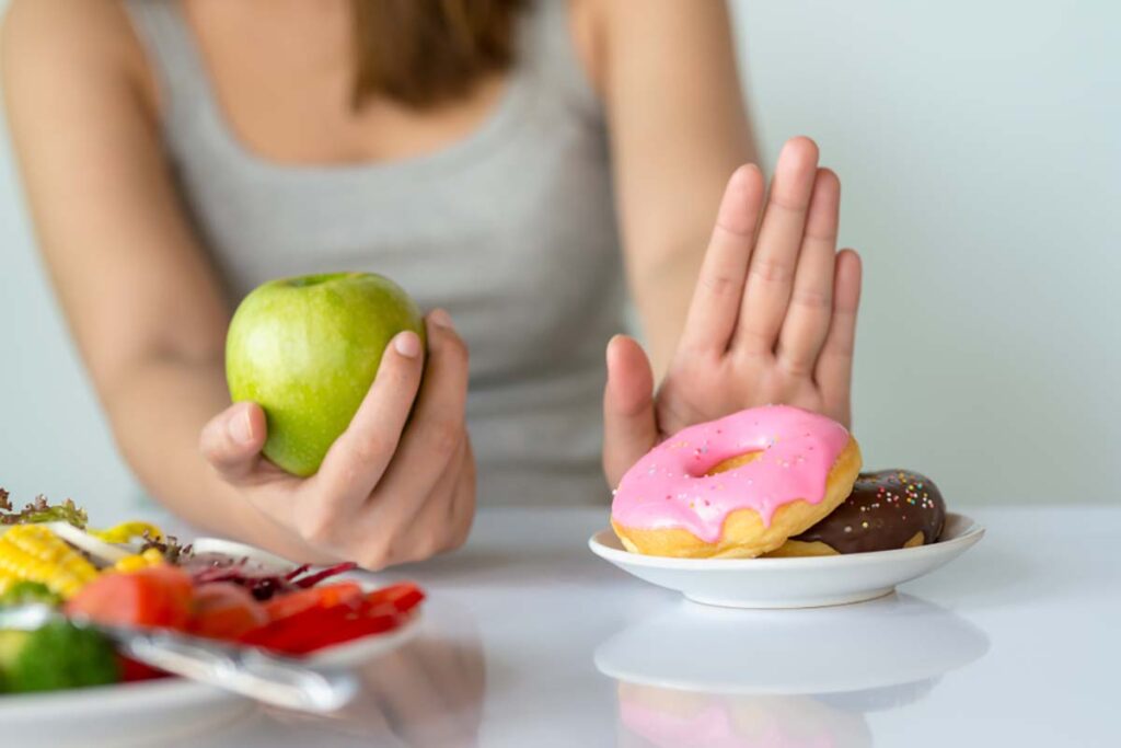 mẹ sau sinh kiêng ăn gì để nhanh khỏe