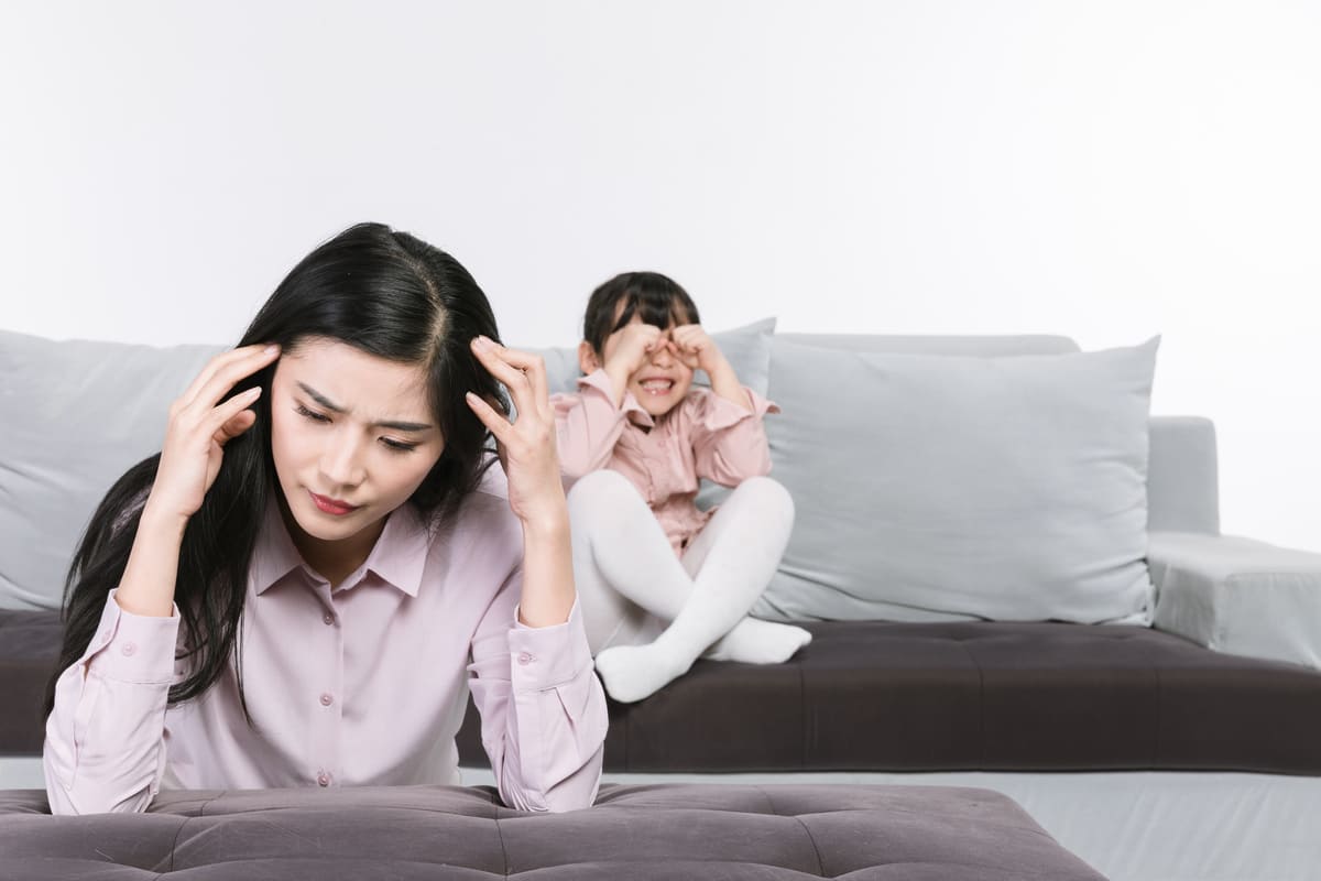 tật xấu ăn vạ trẻ ăn vạ